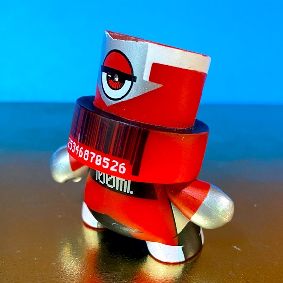 KIDROBOT FATCAP SERIES 1 ARTIST ZETA 2006 RED CHARACTER 2” - Picture 1 of 12
